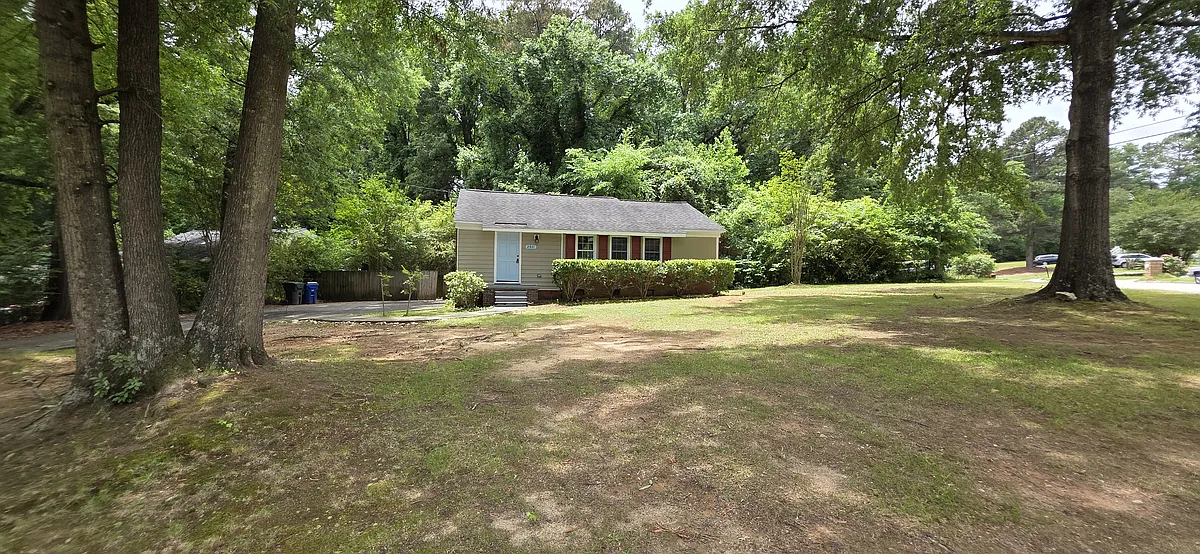 Building Photo - 2801 Knowles St