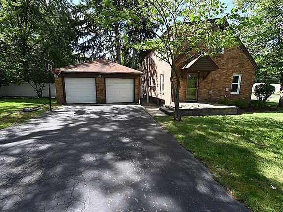 3rd image of 132 E McKinley Way