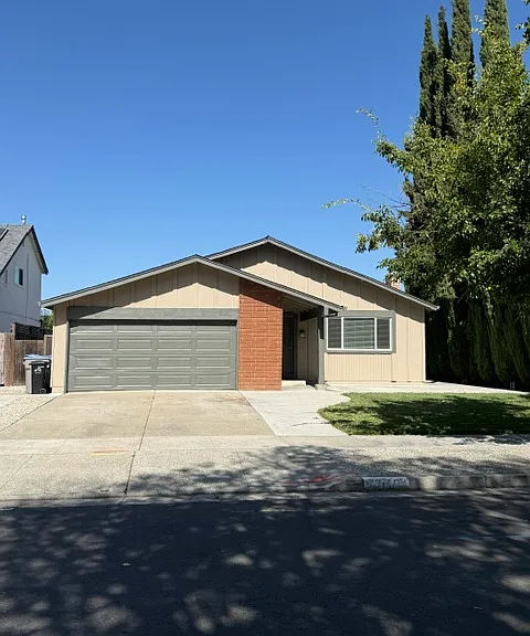 Remodeled 3/2 home on quiet street.