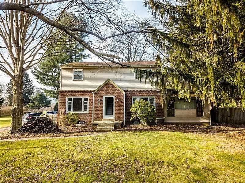 Charming brick 2 story home!