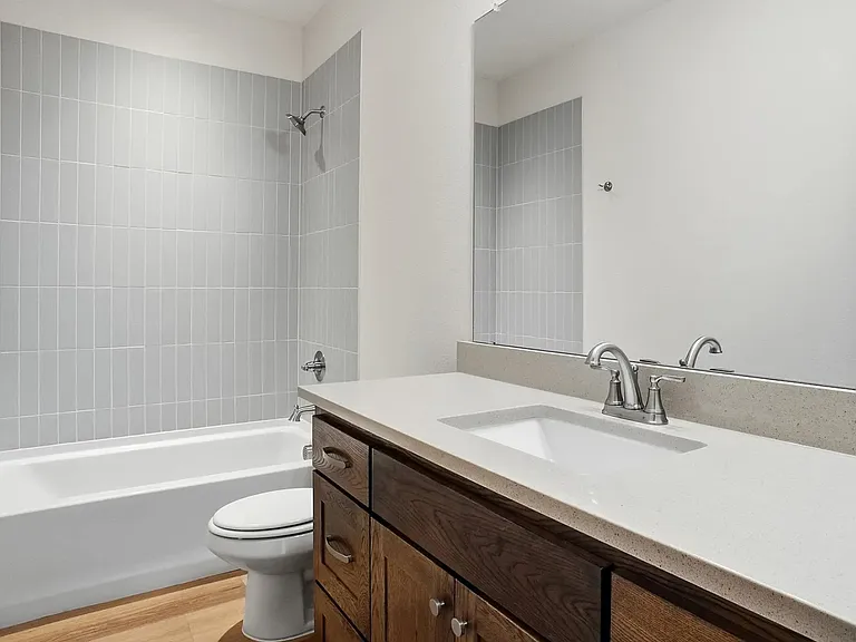 307 Railroad Ave — Photo 14