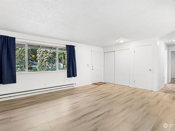 5th image of 9408 Columbine Circle W