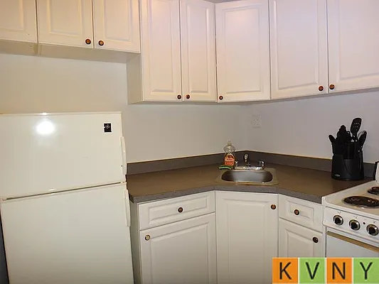 Rented by KVNY Soho | media 13
