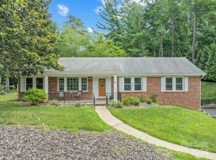 119 Woodland Hills Rd, Asheville, NC 28804