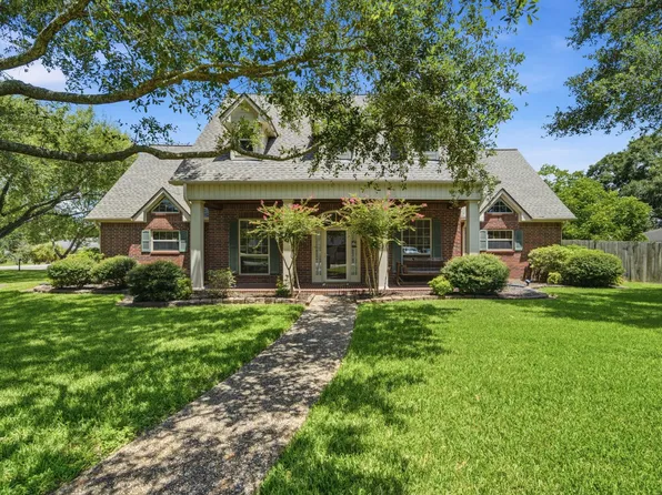 2516 Woodcreek Dr, Pearland, TX 77581