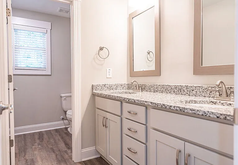 643 Lilac Ln — Photo 9