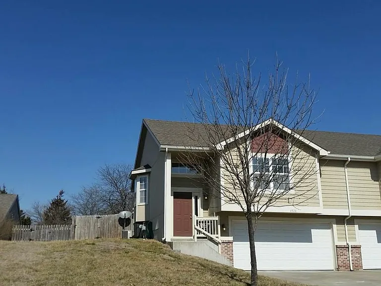 4926 Stoneback Pl — Photo 3