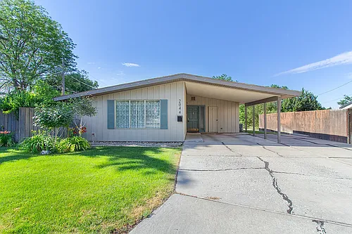 2044 Sunrise Cir Photo 1