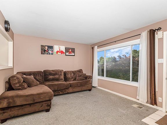 5th image of 104 Whippoorwill Dr