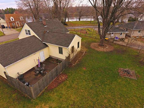 2nd image of 1770 Riverview Dr