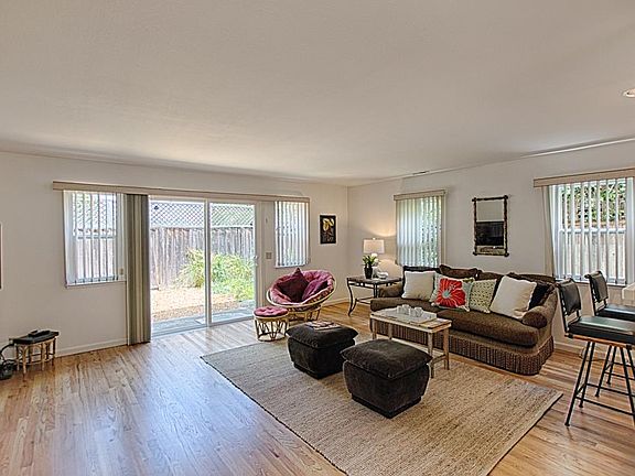 4th image of 2821 Lakeview Dr