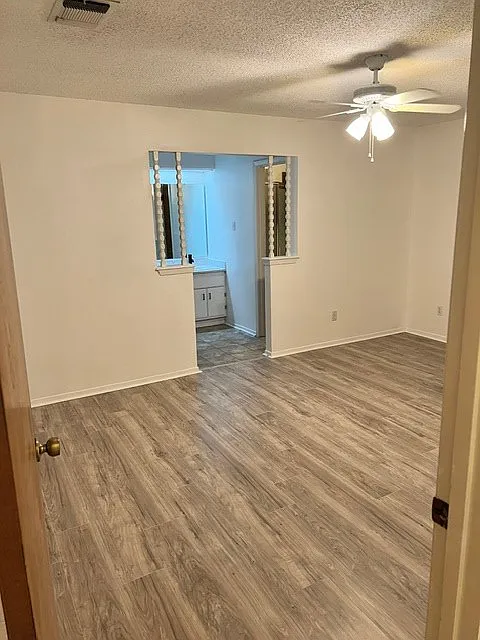 3 bed, 2.0 bath, 1511 sqft, $2,200 — Photo 4