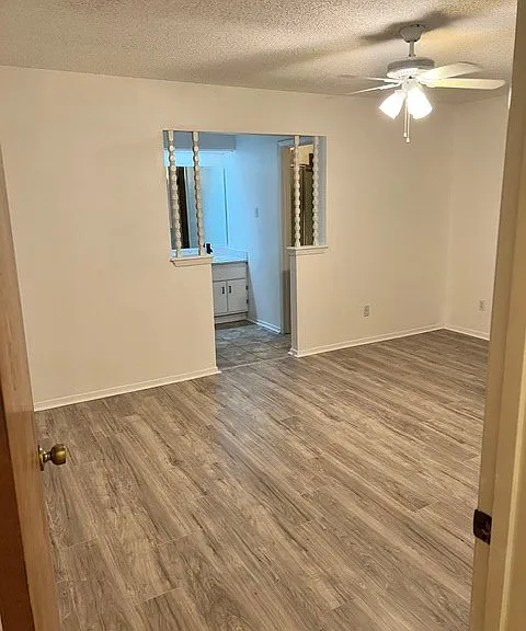 131 Candice Dr N — Photo 4