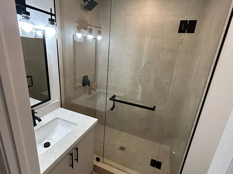 12 Franklin Ave #D — Photo 10