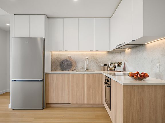 5th image of 1035 Pacific St Unit 301