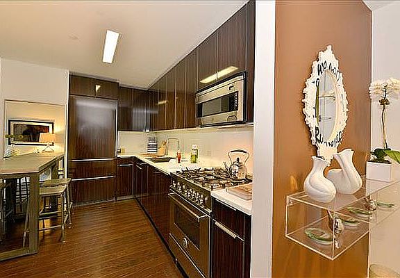 4th image of 113 Nassau St APT 8D