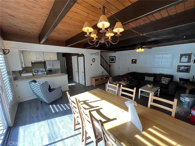 809 Virginia Ct — Photo 14