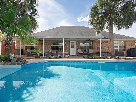 2nd image of 1427 Hunters Ridge Dr W