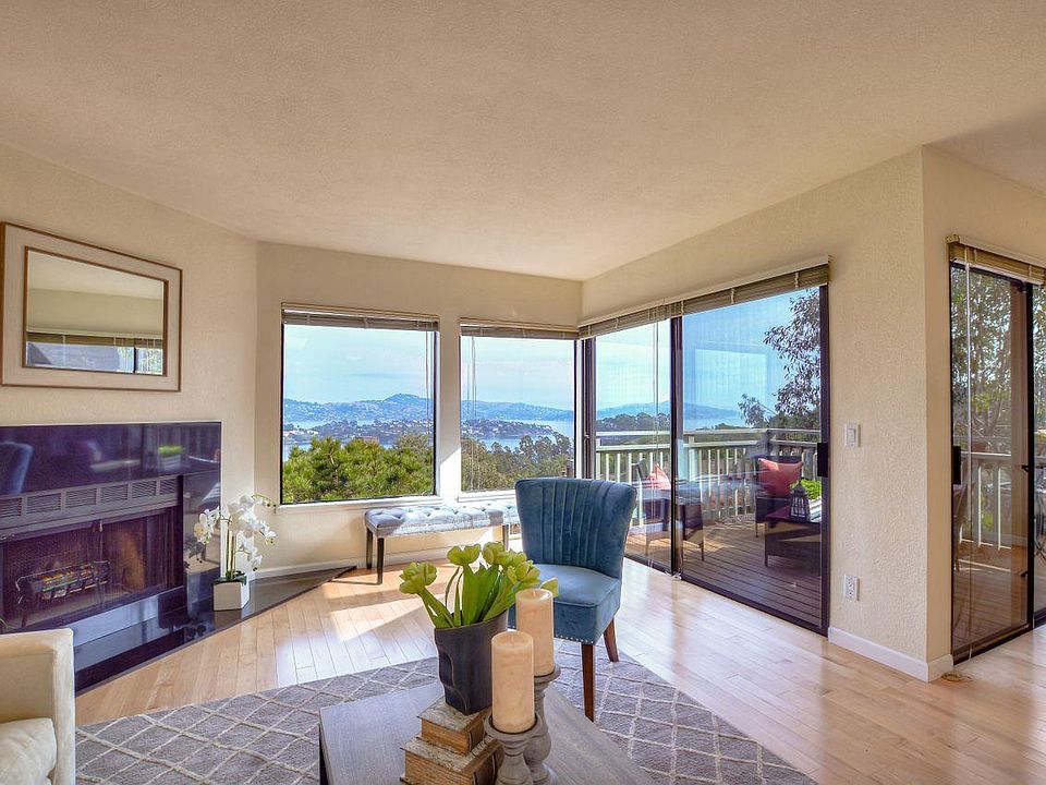 1st image of 218 Headlands Ct