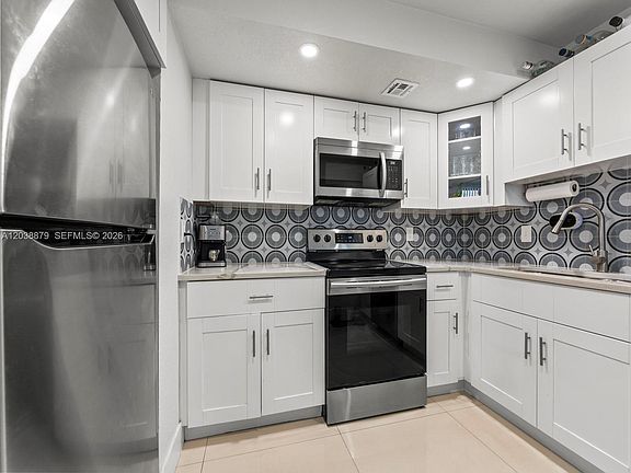 5th image of 7021 Environ Blvd APT 320