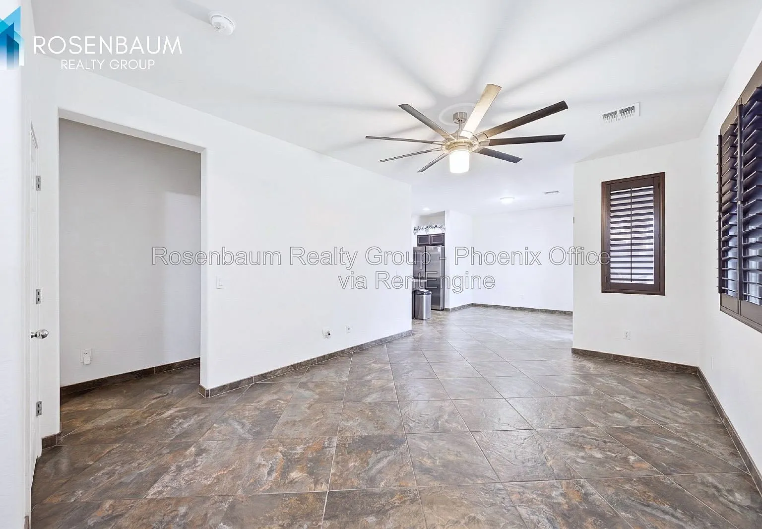 4 bed, 2.5 bath, 1991 sqft, $2,400 — Photo 4