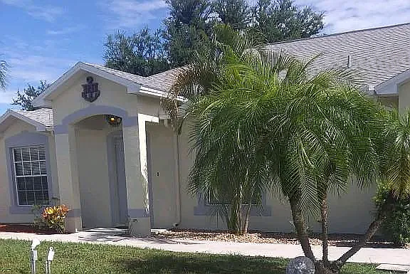 4719 Lee Blvd — Photo 2
