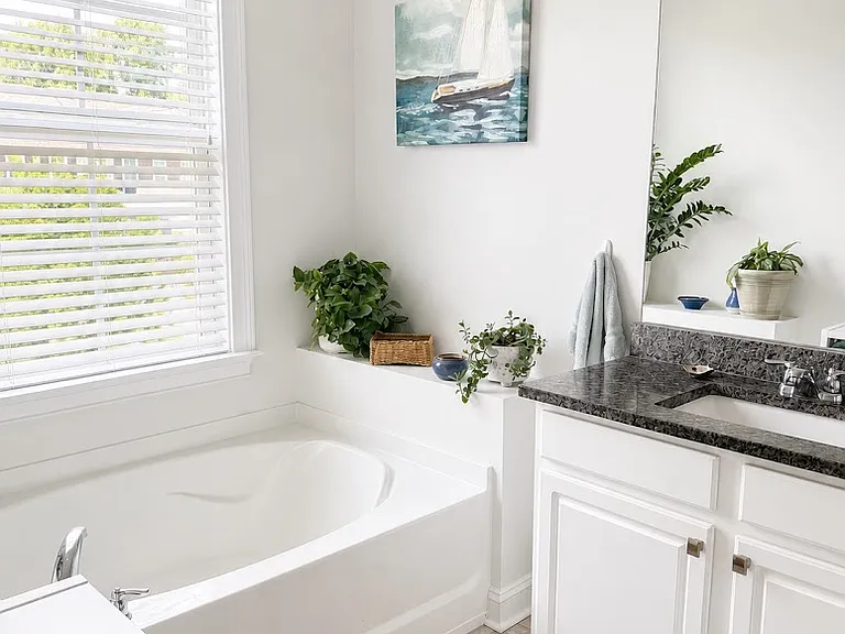 1057 Bowman Woods Dr — Photo 13