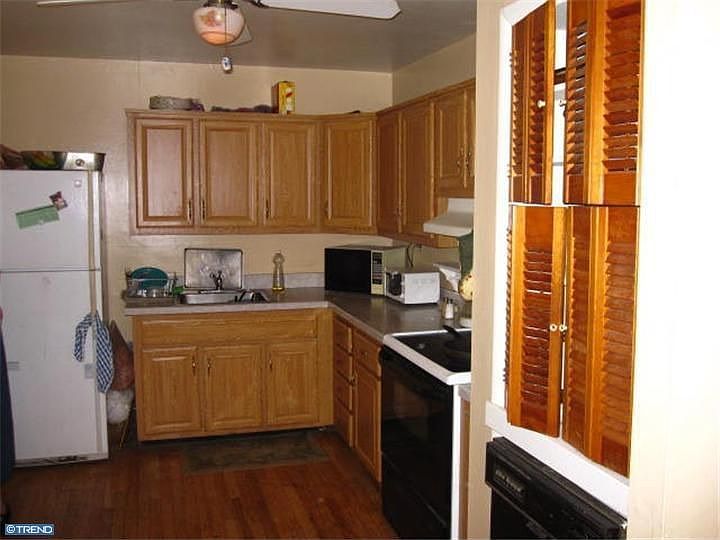 2nd image of 121 Lucas Dr