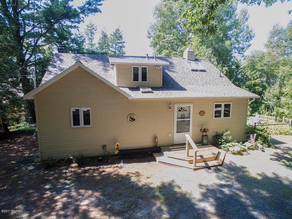 8207 W Stonycroft Rd Shelby MI 49455 Zillow