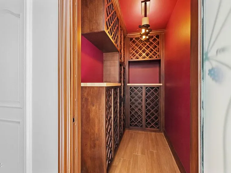 3263 New York Dr — Photo 19