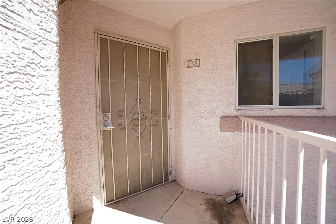 2 bed, 2.0 bath, 1073 sqft, $1,240 — Photo 3