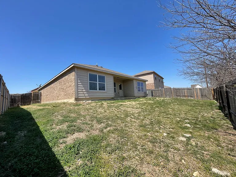 207 Dodge City Trl — Photo 20
