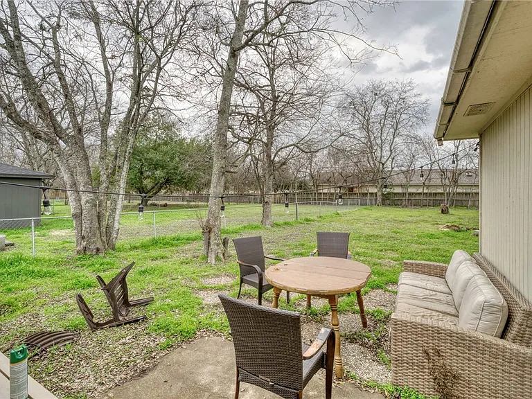 1108 S Dexter Dr — Photo 14