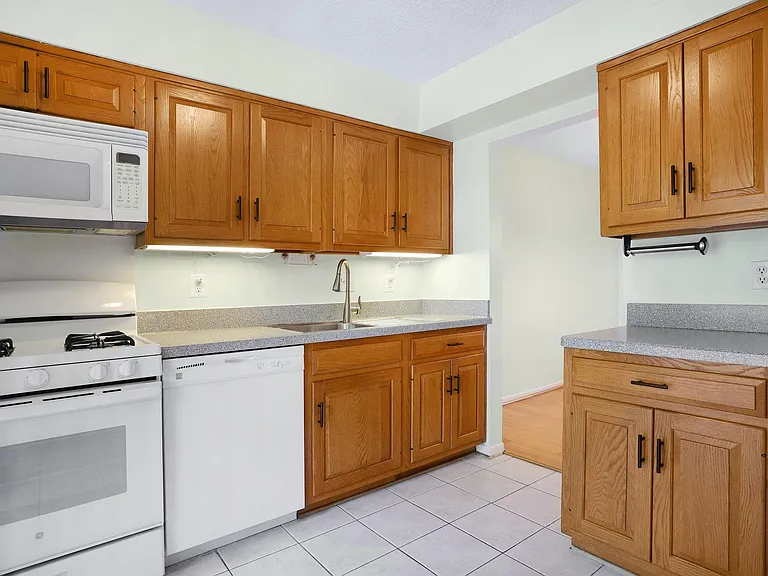 1526 Moorings Dr #12B — Photo 19