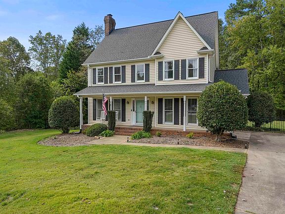 2nd image of 901 Huntington Rd