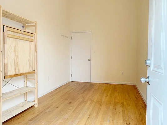 Rented by Compass | media 7