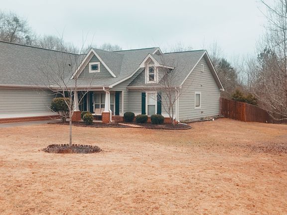 2nd image of 120 River Glen Dr