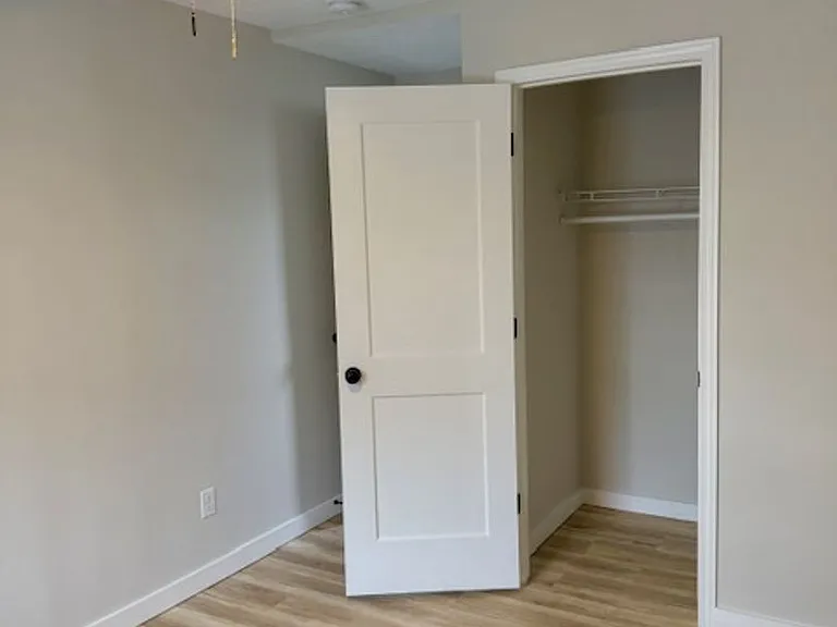 939 Chateau Ave — Photo 9