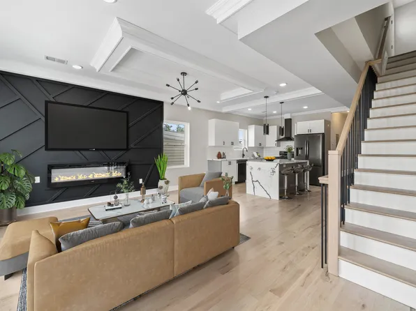 43 Grace St, Jersey City, NJ 07307