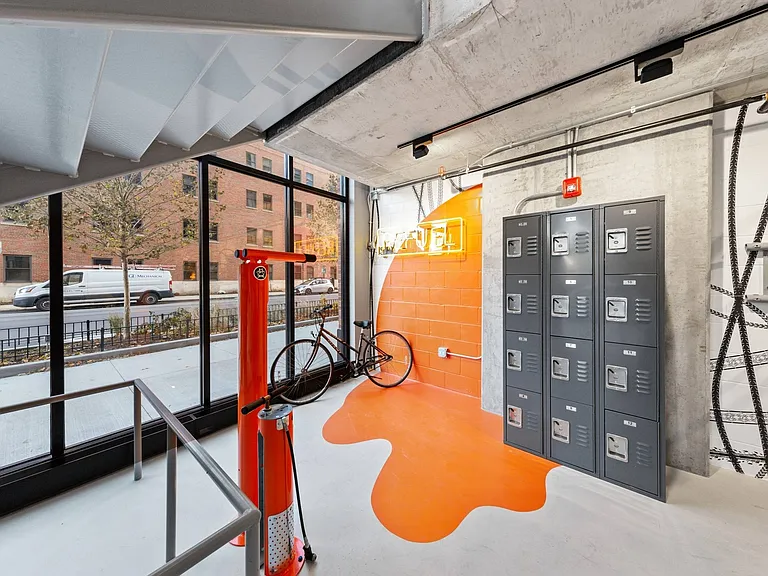 808_amenity_bike room (2)