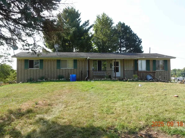 6111 Sargent Rd, Fowlerville, MI 48836