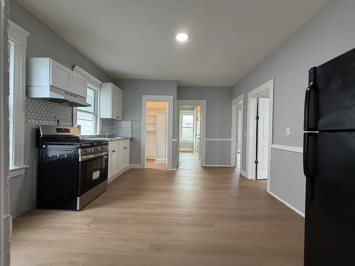 Building Photo - 88 6th St #B2