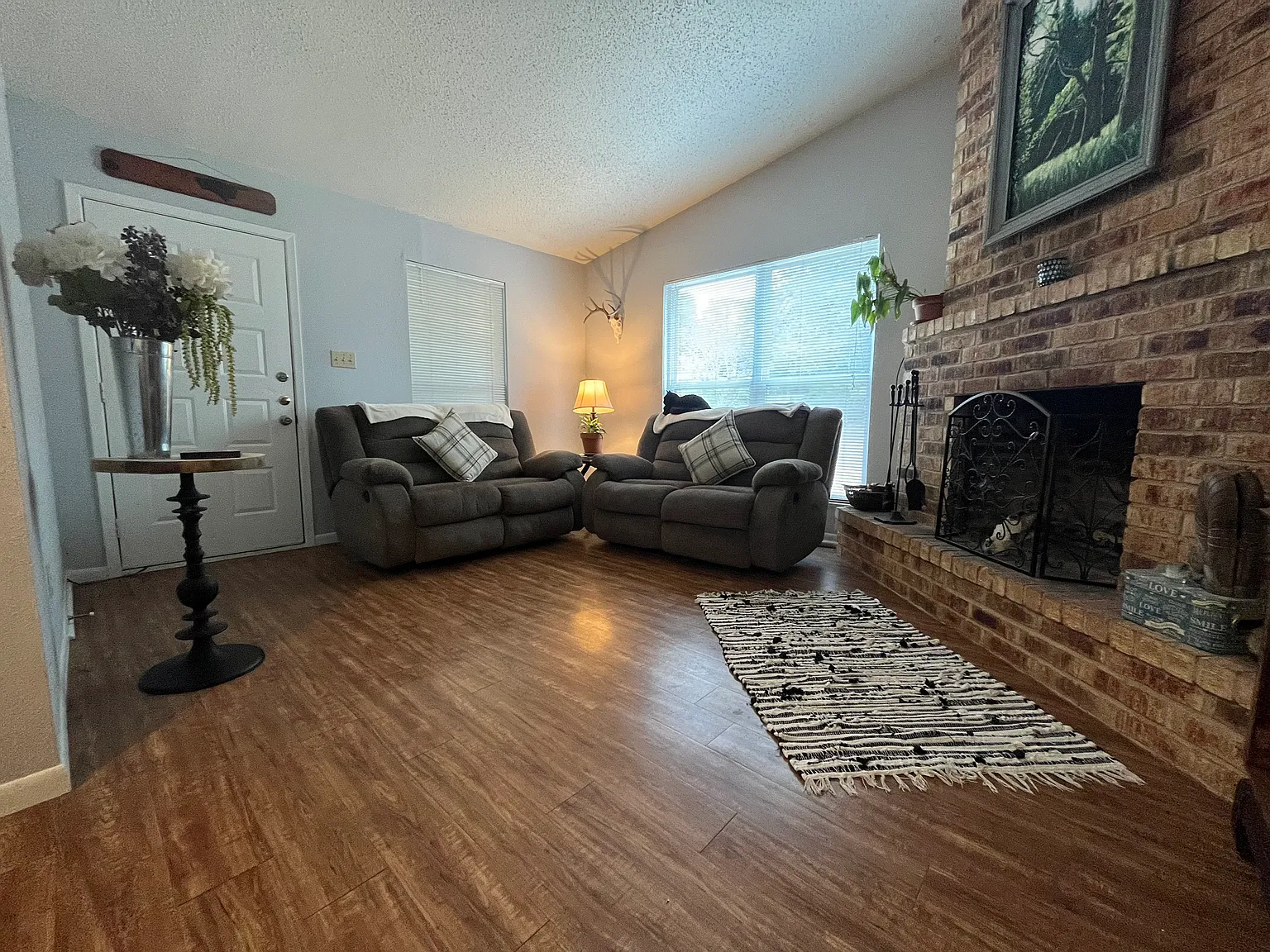 3 bed, 1000 sqft, $1,275 — Photo 3