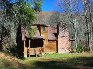 560 Mashstomp Rd, Maggie Valley, NC 28751