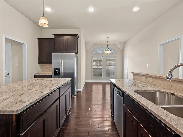 2524 Davis Prairie Ln — Photo 8