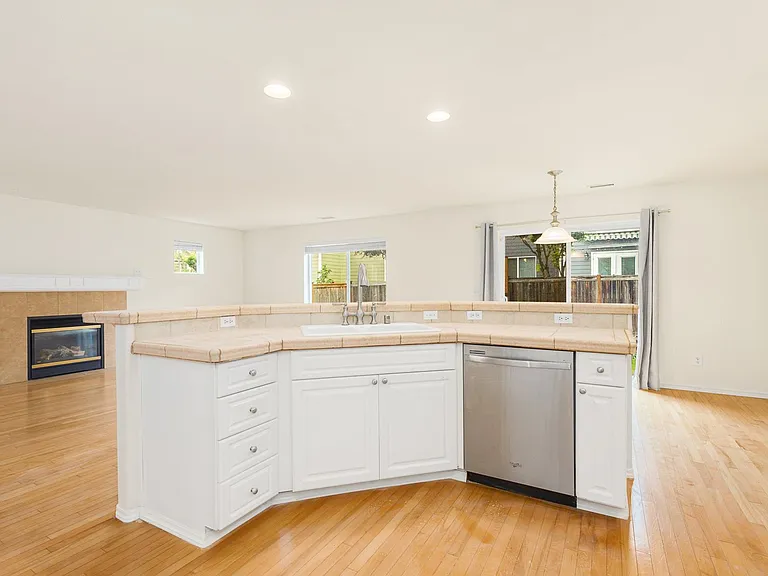 16426 SE 263rd St — Photo 9
