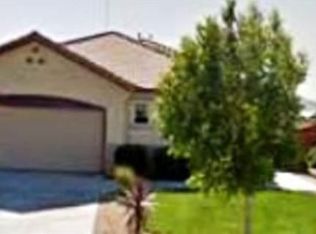 13873 Jackson St, Oak Hills, CA 92344