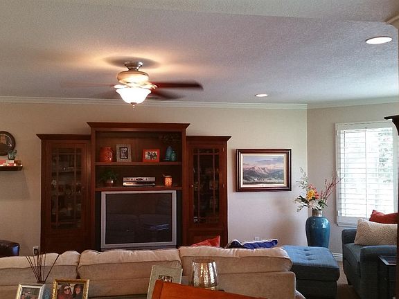 3rd image of 537 N Vecino Ave