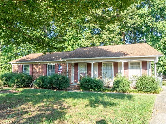 2nd image of 5 Woodclub Ct