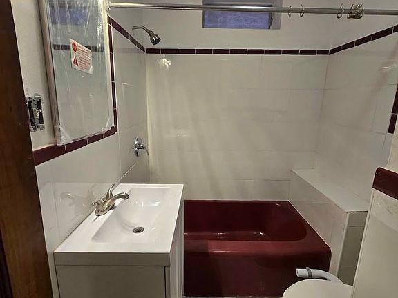 3rd image of 3531 Pacific Ave APT 2